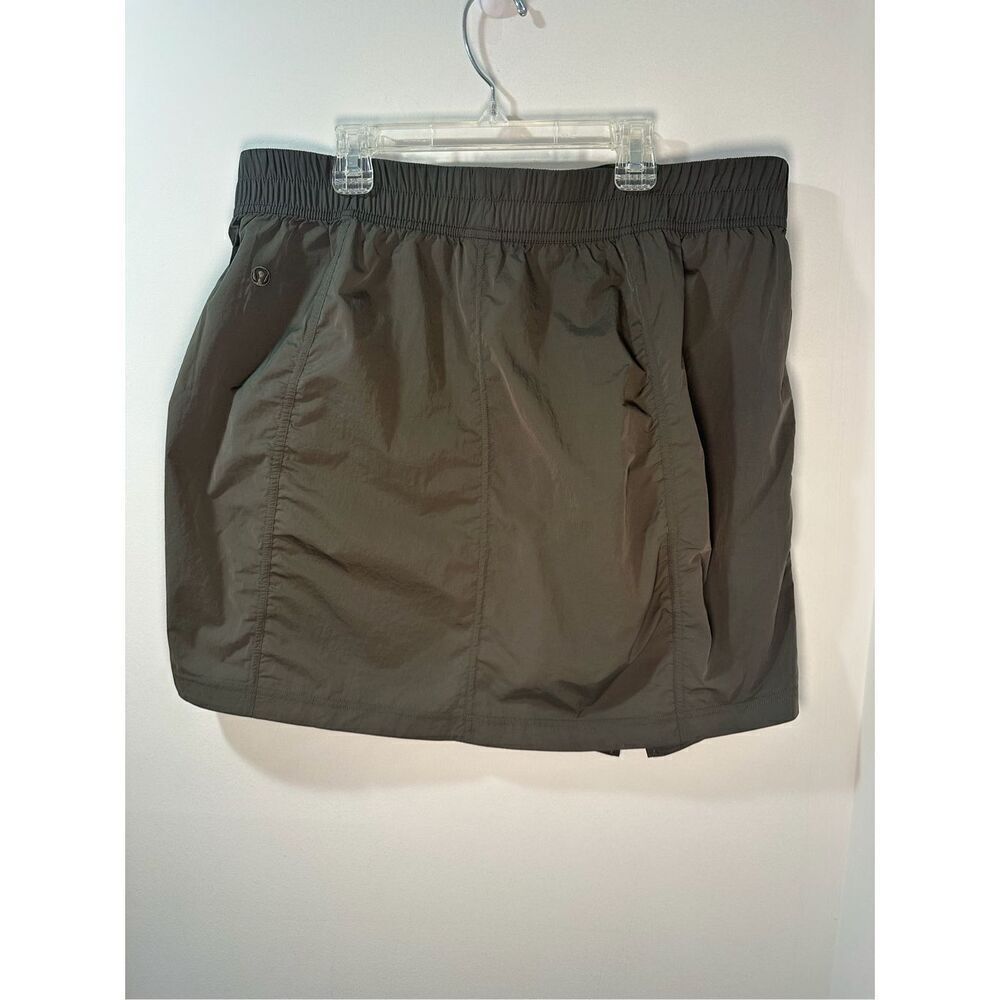 Lululemon ruched women’s army green high rise mini skirt NWT size XL. #24-1776 - Picture 5 of 6